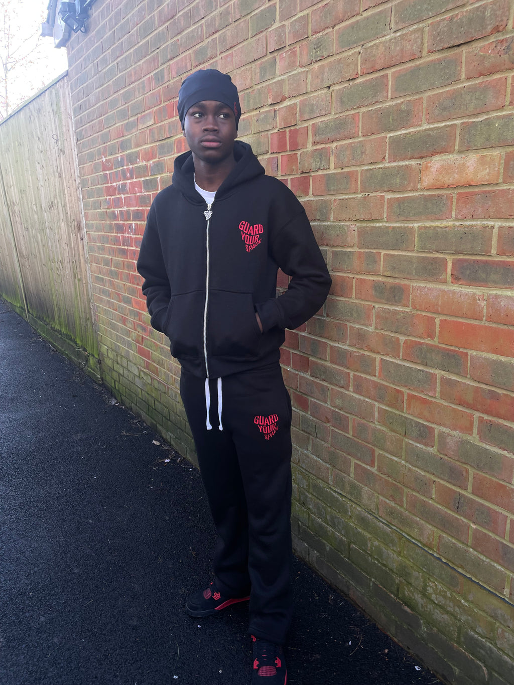 (Black/red) Guardyourspace zip-up tracksuit