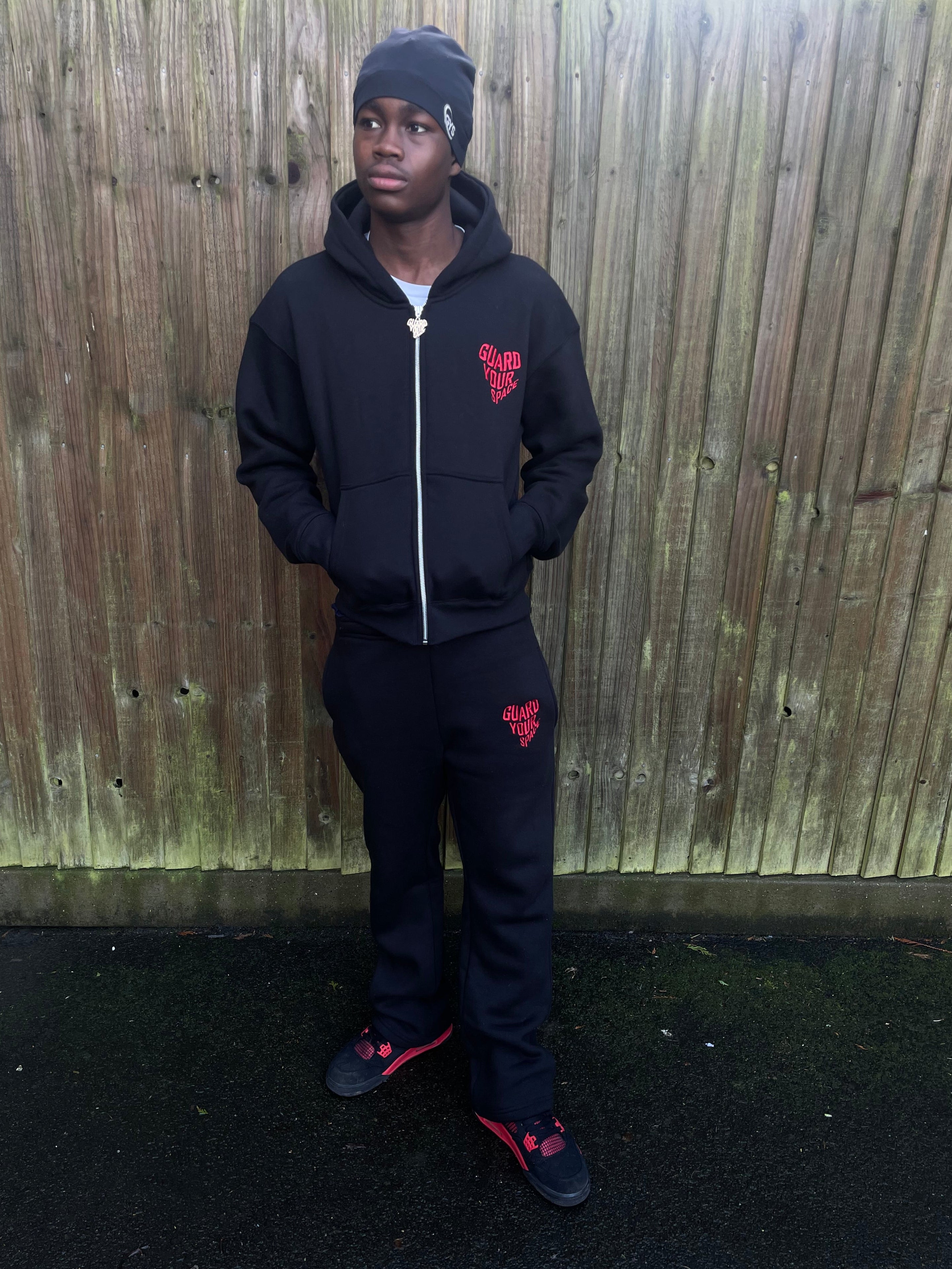 (Black/red) Guardyourspace zip-up tracksuit