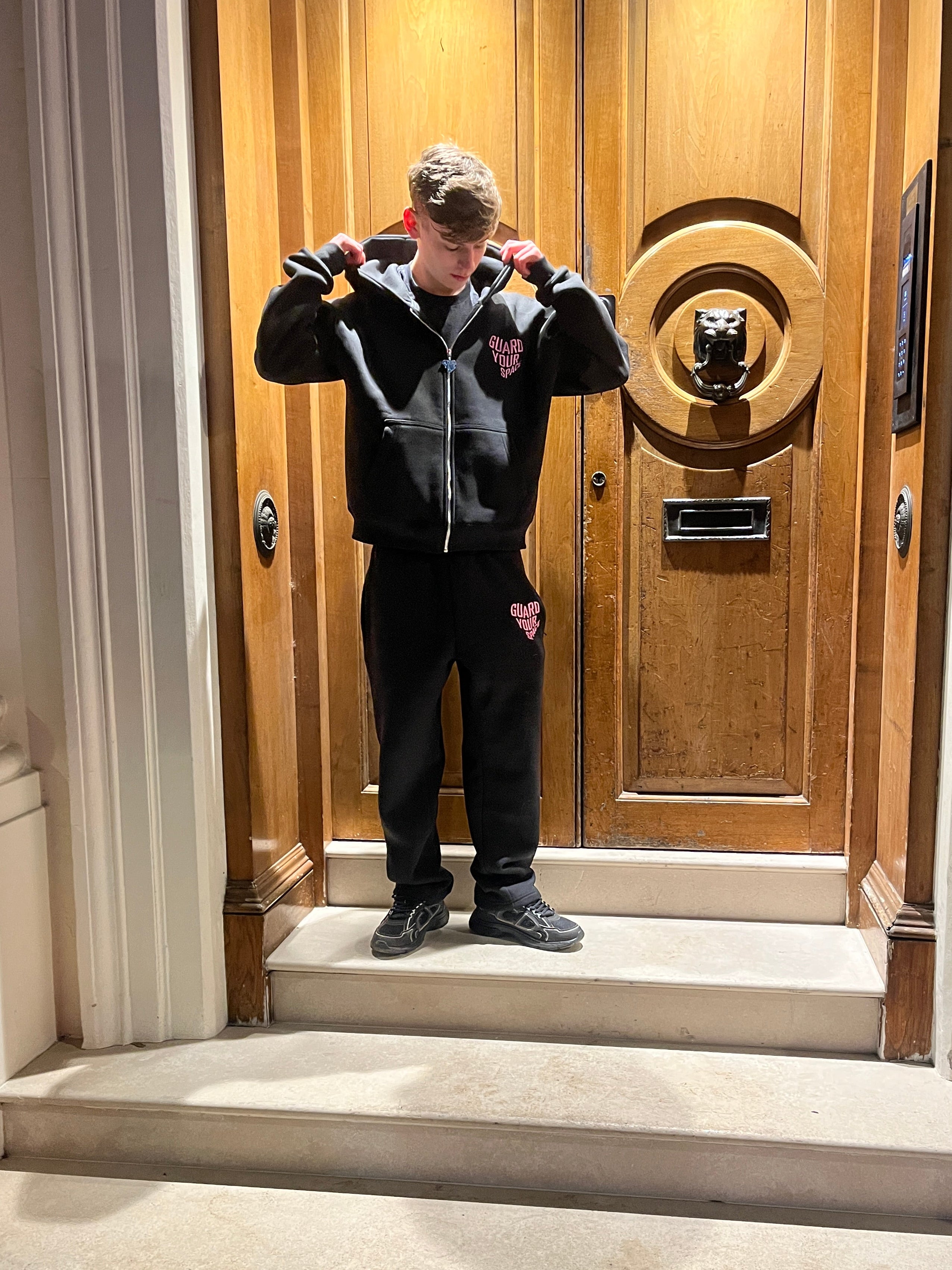 (Black/pink) Guardyourspace zip-up tracksuit