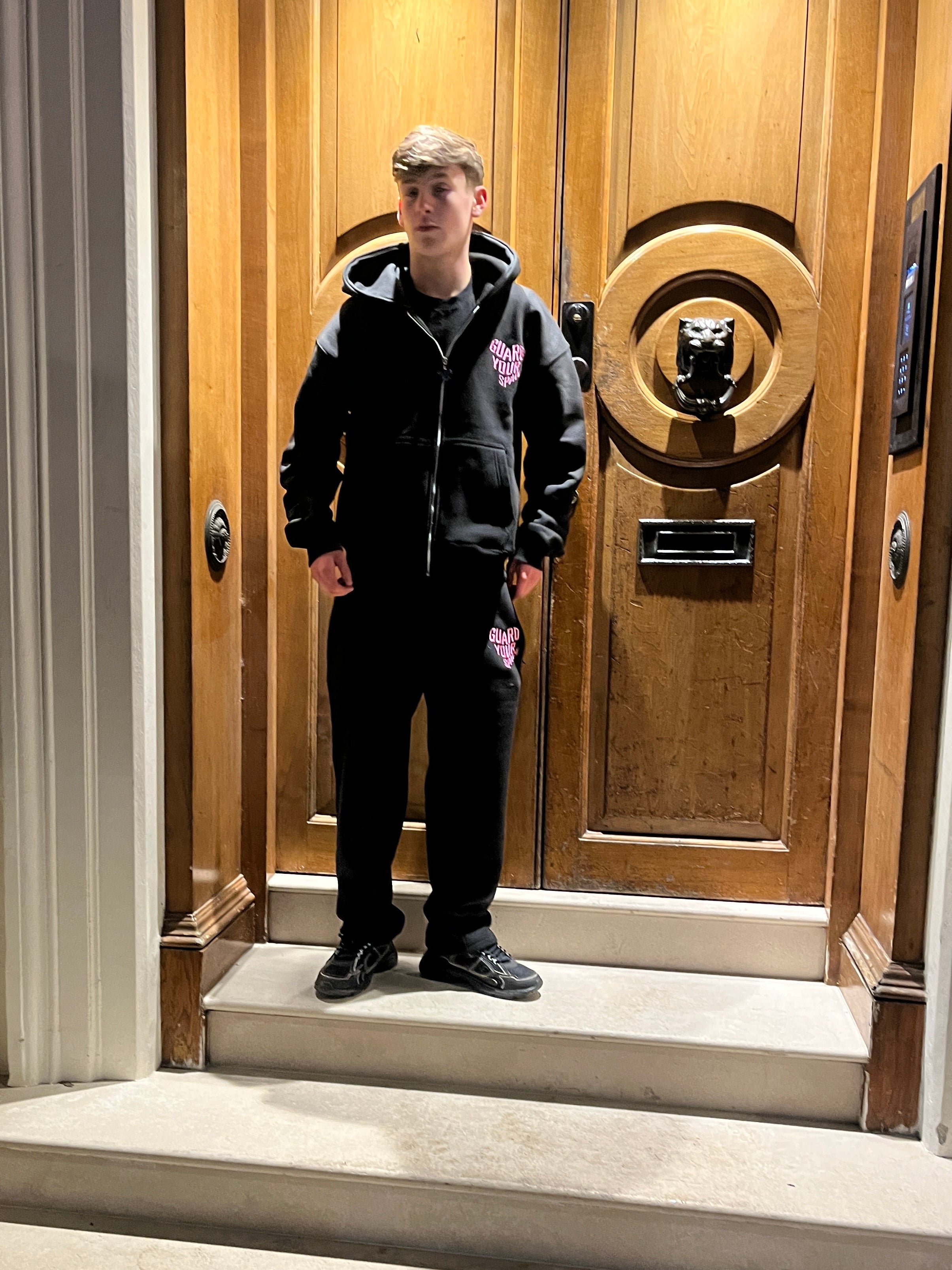 (Black/pink) Guardyourspace zip-up tracksuit